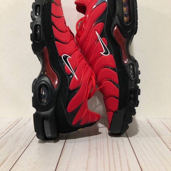 🔴SOLD🔴Nike Air Max Plus TN Tuned UNIVERSITY Red - Picture 7 of 11